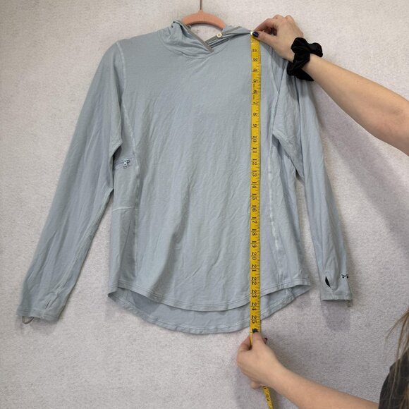 Patagonia Hoodie Womens Small Light Blue Sun Shirt Fishing Thumb Holes Guide - Picture 6 of 10